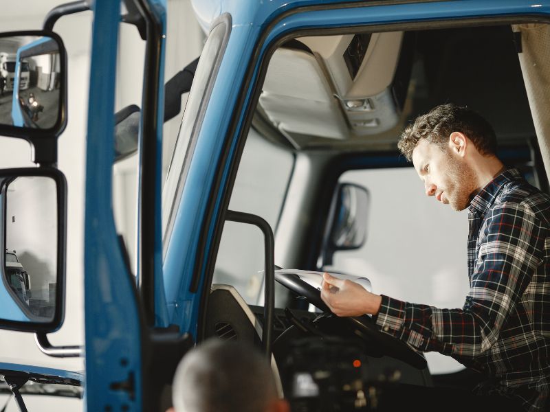 Truck Driver Morning Prayer for Faith, Focus & Safe Travels